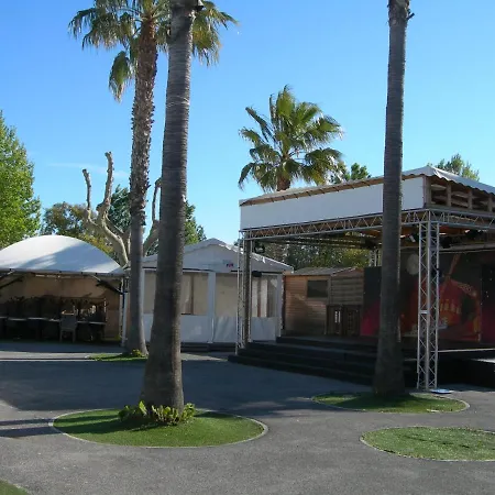 Campsite Camping Le Montourey A 83600