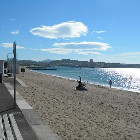 Camping Le Montourey A 83600 * Frejus